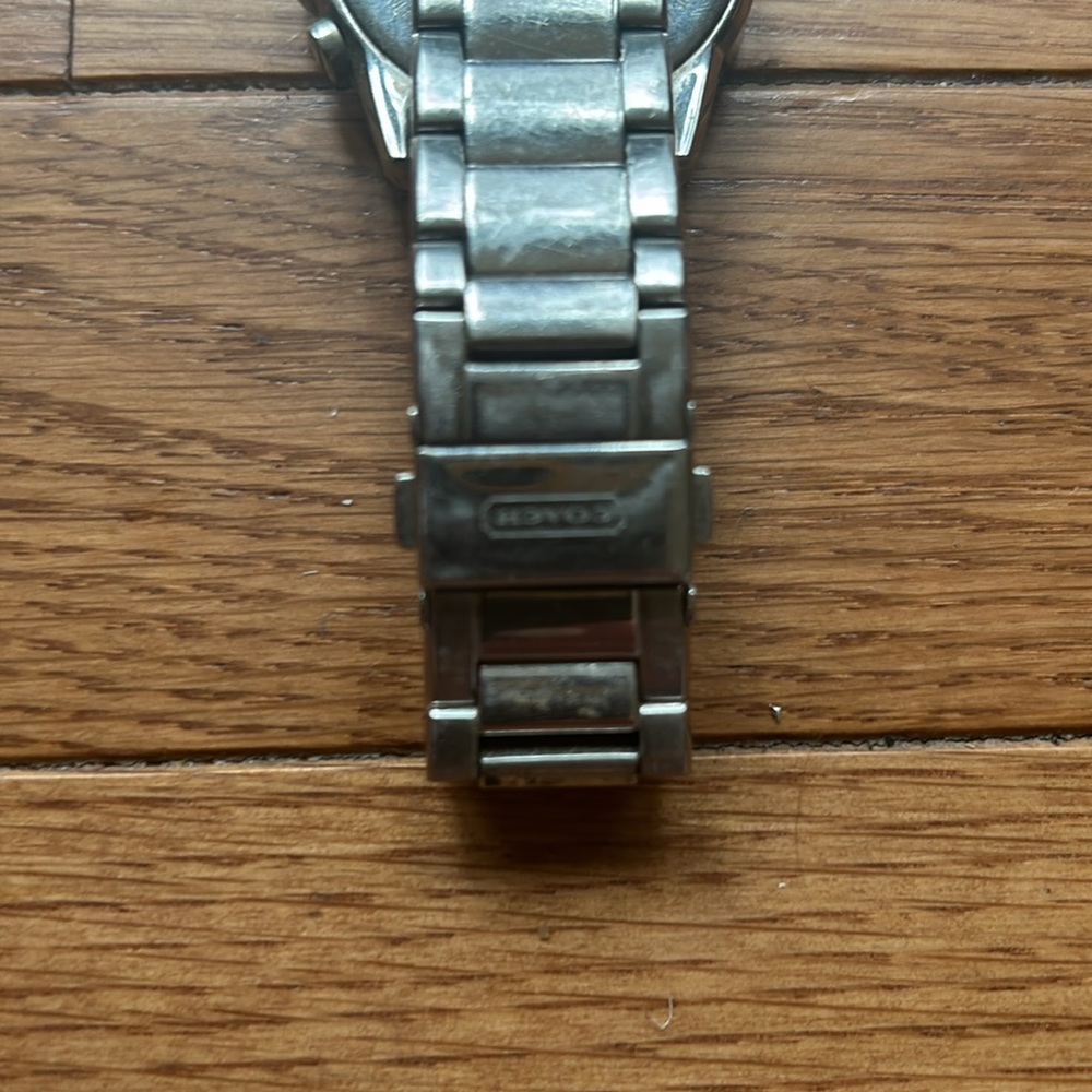 Pre-love coach watch. Needs new batteries. - Picture 7 of 7